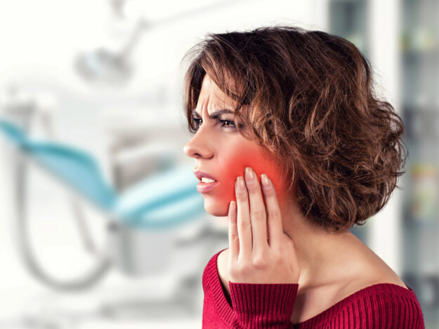 Girl-needing-an-emergency-dentist-raleigh-nc Girl needing an emergency dentist raleigh nc